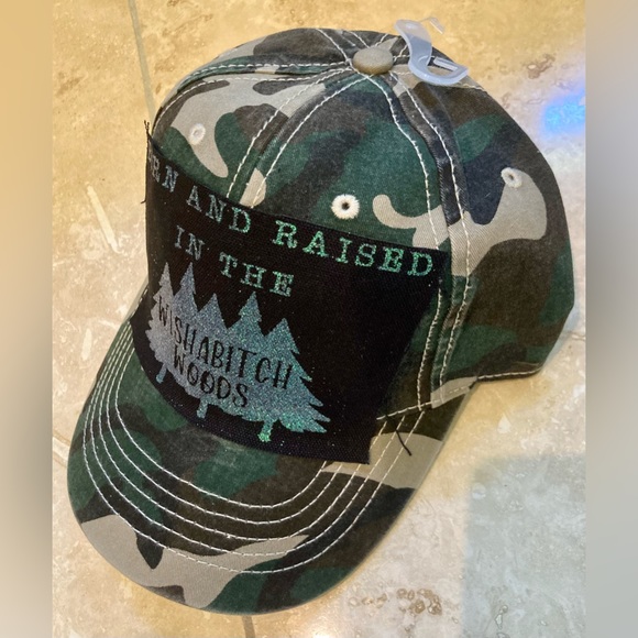 🔥BORN AND RAISED IN THE WISHAB!TCH WOODS🔥NWT Adjust. Hat; camo, green, glitter - Picture 2 of 4